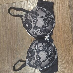 NWT VICTORIAS SECRET PUSH UP PIGEONNANT BLACK LACE BRA SIZE 36D... #7718